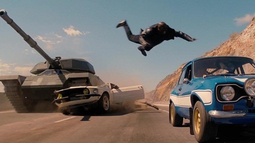 8 pha hành động với siêu xe điên rồ nhất loạt phim