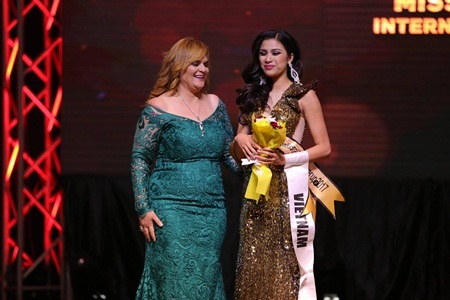Nguyễn Thị Thành đạt ngôi Á hậu 3 tại Miss Eco International 2017