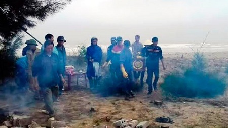 Lại phát hiện thi thể biến dạng trôi dạt ở biển Thanh Hóa