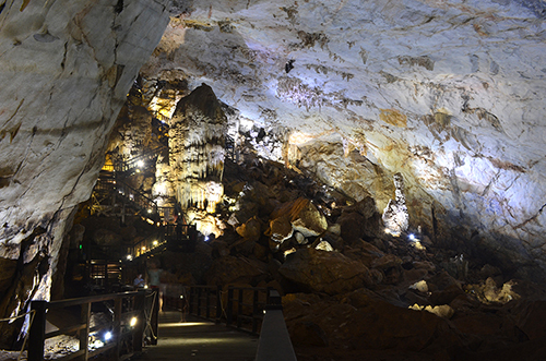 Bác đề xuất tổ chức thi Hoa hậu thế giới tại động Thiên Đường