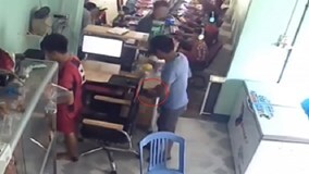 Nam thanh niên bị tát