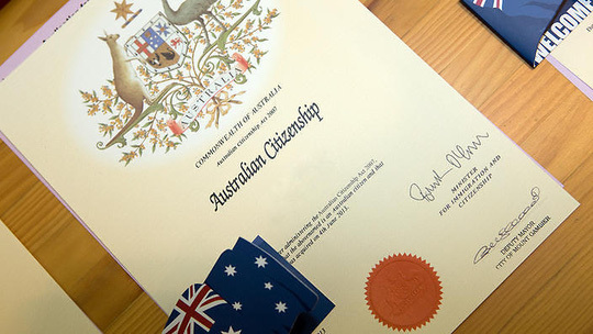 Australia ngừng cấp visa làm việc tạm thời cho người nước ngoài