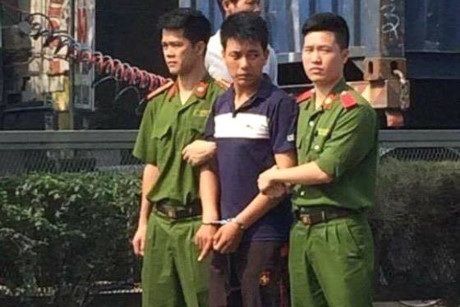 Đuổi theo kẻ cướp điện thoại, một phụ nữ tử vong