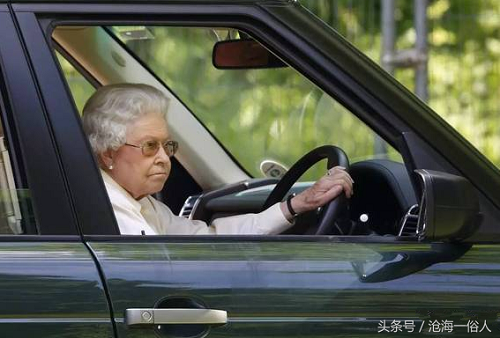 Tham gia giao thông suốt 70 năm, đây là người phụ nữ duy nhất ở Anh không có giấy phép lái xe