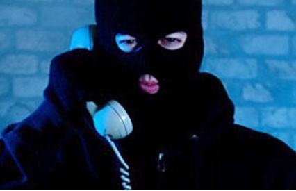 Hà Nội: Nam thanh niên đe dọa, ép bà mẹ đưa 5 triệu nếu 