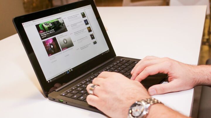 13 bước nên kiểm tra trước khi mua Laptop cũ