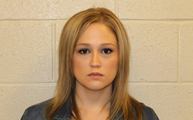 Cô giáo đối mặt án tù vì 