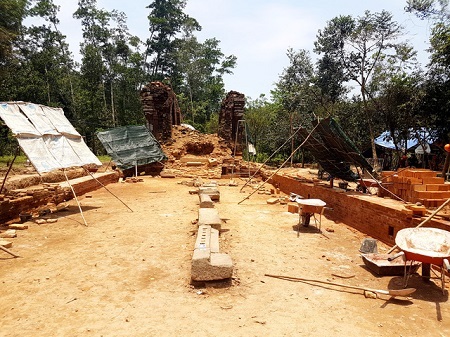 Cận cảnh đường nghìn năm tuổi  dưới lòng Thánh địa Mỹ Sơn