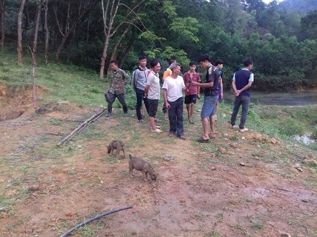 Cưa đạn súng B40, 2 anh em thương vong