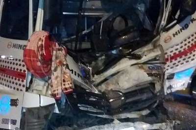 Xe tải đâm vào hiện trường vụ tai nạn, 5 người thương vong