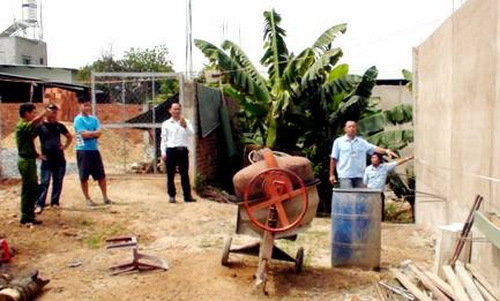2 mẹ con nhốt 6 cán bộ phường ở Đồng Nai bị khởi tố