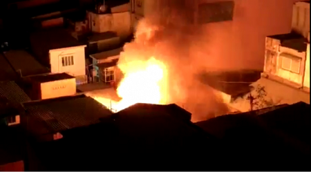 Cháy lớn ở trung tâm TP. Hồ Chí Minh, nhiều người hốt hoảng bỏ chạy