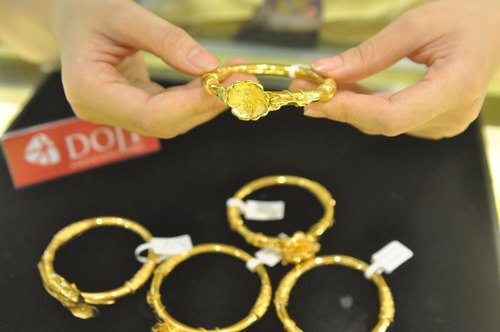 Giá vàng hôm nay 6/5: Vàng thế giới đảo chiều, tăng giá trở lại