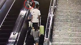 Cô gái tát, lôi bằng được 'yêu râu xanh' đến đồn cảnh sát