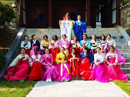 Những hoạt động nổi bật của Hoa khôi Tài năng Lương Thái Trân tại Hoa hậu siêu Tài năng Thế giới 2017