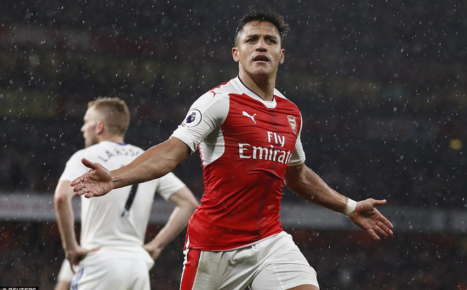Sanchez rực sáng, Arsenal có thắng lợi quan trọng trong cuộc chiến giữ cái danh 