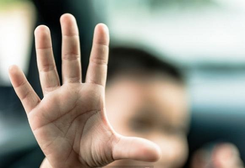 Từ 1/7, đăng ảnh trẻ em trên 7 tuổi lên mạng phải xin phép