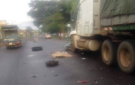 Chạy vào làn đường ô tô, nam thanh niên 24 tuổi bị xe container tông tử vong