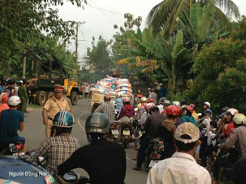 Xe máy cày gây tai nạn, 2 mẹ con tử vong