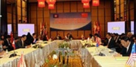 Quan chức Cao cấp ASEAN - Trung Quốc thảo luận việc triển khai DOC