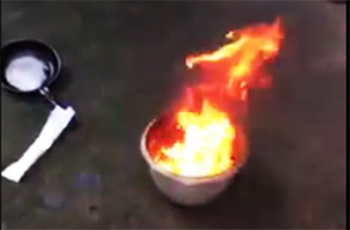 Nước giếng ở Đồng Nai châm lửa bốc cháy ngùn ngụt