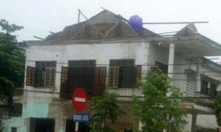 Sửa nhà trong huyện ủy, 3 người bị điện giật thương vong