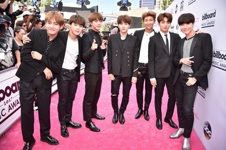 BTS được Vogue ca ngợi về thời trang tại Billboard Music Awards 2017