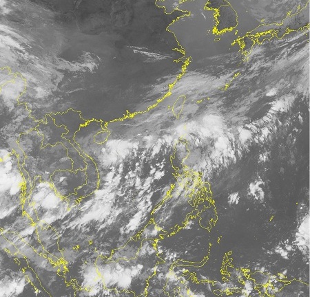 Vùng áp thấp hoạt động mạnh trên Biển Đông
