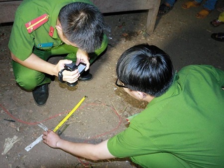 Bắt tạm giam kẻ đâm chết hàng xóm vì bị từ chối lời mời nhậu