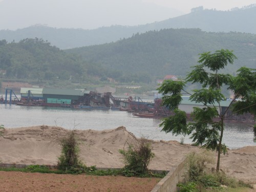 Hòa Bình: Doanh nghiệp 'được' cấp phép để tận diệt sông Đà?