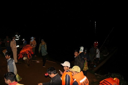 Tắm suối, 3 học sinh tiểu học sẩy chân đuối nước