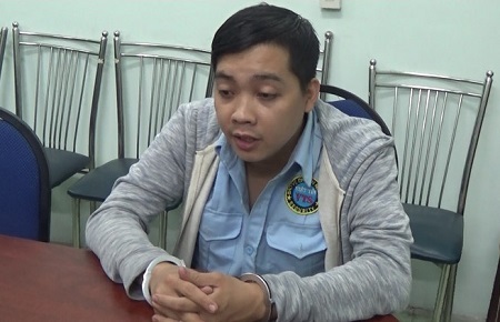 Trích xuất camera, bắt gã bảo vệ đột nhập trung tâm thương mại trộm vàng