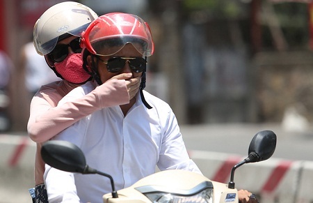 Hà Nội nắng nóng kỷ lục hơn 42 độ C