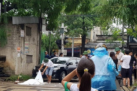 Đi bộ qua đường dân sinh, người phụ nữ bị tàu hỏa tông tử vong