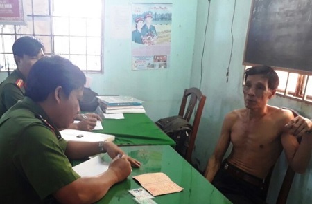 Bắt kẻ chém vợ chồng hàng xóm thương vong vì mâu thuẫn đất đai