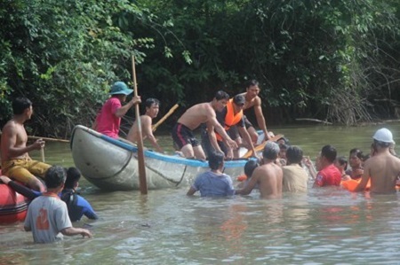 Tìm thấy thi thể 2 học sinh bị nước cuốn mất tích ở Quảng Ngãi