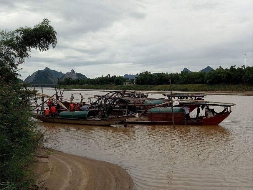Phó phòng Cảnh sát môi trường bị thương khi đang truy bắt cát tặc