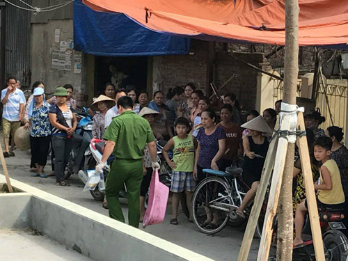 Vụ bé trai sơ sinh tử vong trong chậu nước: Xuất hiện dòng chữ “lạ” ở bậc cầu thang