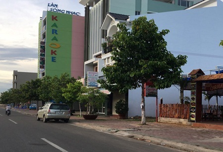 Điều tra vụ nam thanh niên bị đâm chết vì trêu 2 cô gái trước quán bar