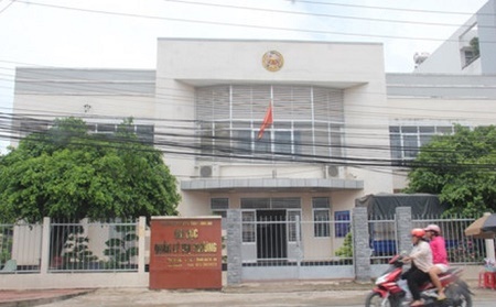 Thế chấp thẻ ngành, Đội phó Quản lý thị trường bị cách chức 