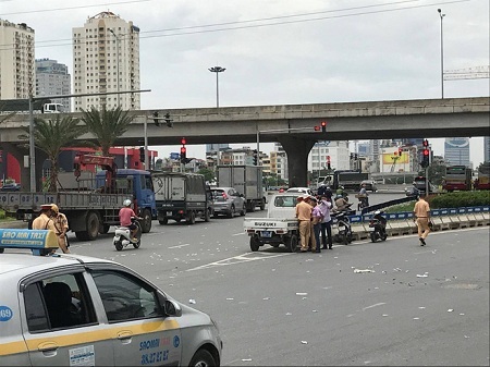 Cô gái 23 tuổi bị xe bồn cán tử vong ở Hà Nội