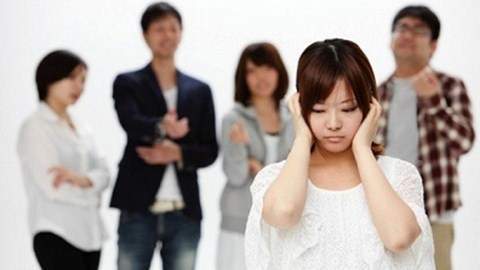 Vô lễ với mẹ người yêu, tôi có nên gọi điện xin lỗi?