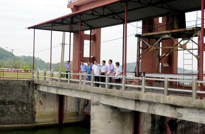 Thái Nguyên cấp bách xử lý thấm đập chính Hồ Núi Cốc