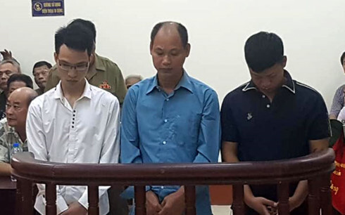 Án tù cho hai bố con đánh thương binh hơn 60 tuổi nhập viện