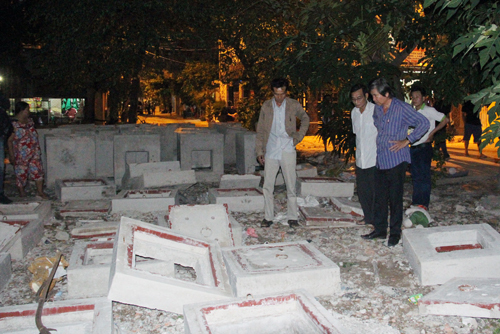 Bé trai 10 tuổi bị nắp cống đè tử vong