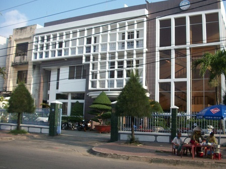 Giám đốc chờ nghỉ hưu vẫn ký bổ nhiệm, tuyển dụng 18 cán bộ