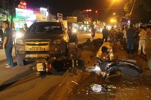 Nghi án tài xế mặc sắc phục cảnh sát gây tai nạn liên hoàn ở Sài Gòn