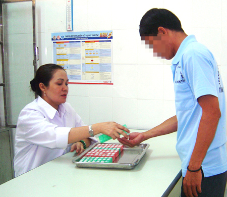 Vụ 5 triệu đồng/liều thuốc chống phơi nhiễm HIV bán cho người cứu nạn: Đây mới là sự thật