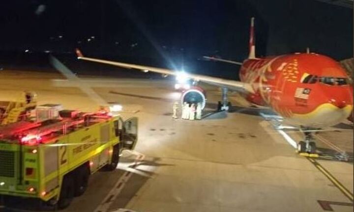 Máy bay chở 359 người hạ cánh khẩn cấp vì bị chim trời tấn công