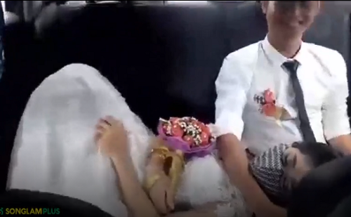 Cười đau ruột cảnh cô dâu bịt khẩu trang nằm lả trên xe hoa về nhà chồng